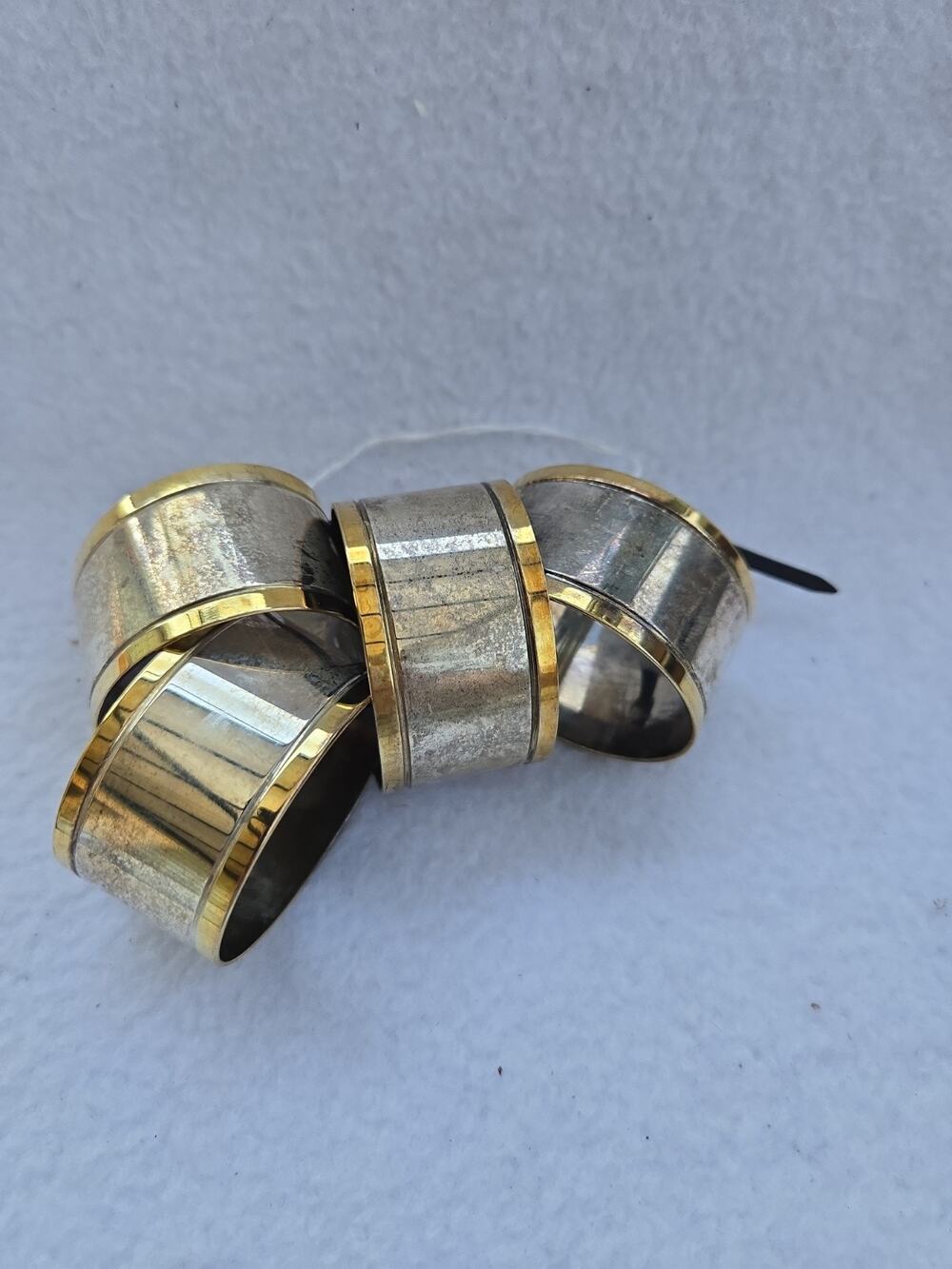 Set Of 4 Oval Solid Brass vINTAGE Napkin Rings.